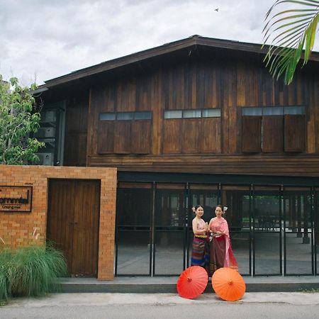 The Hommtel Hostel Chiang Mai Exterior foto