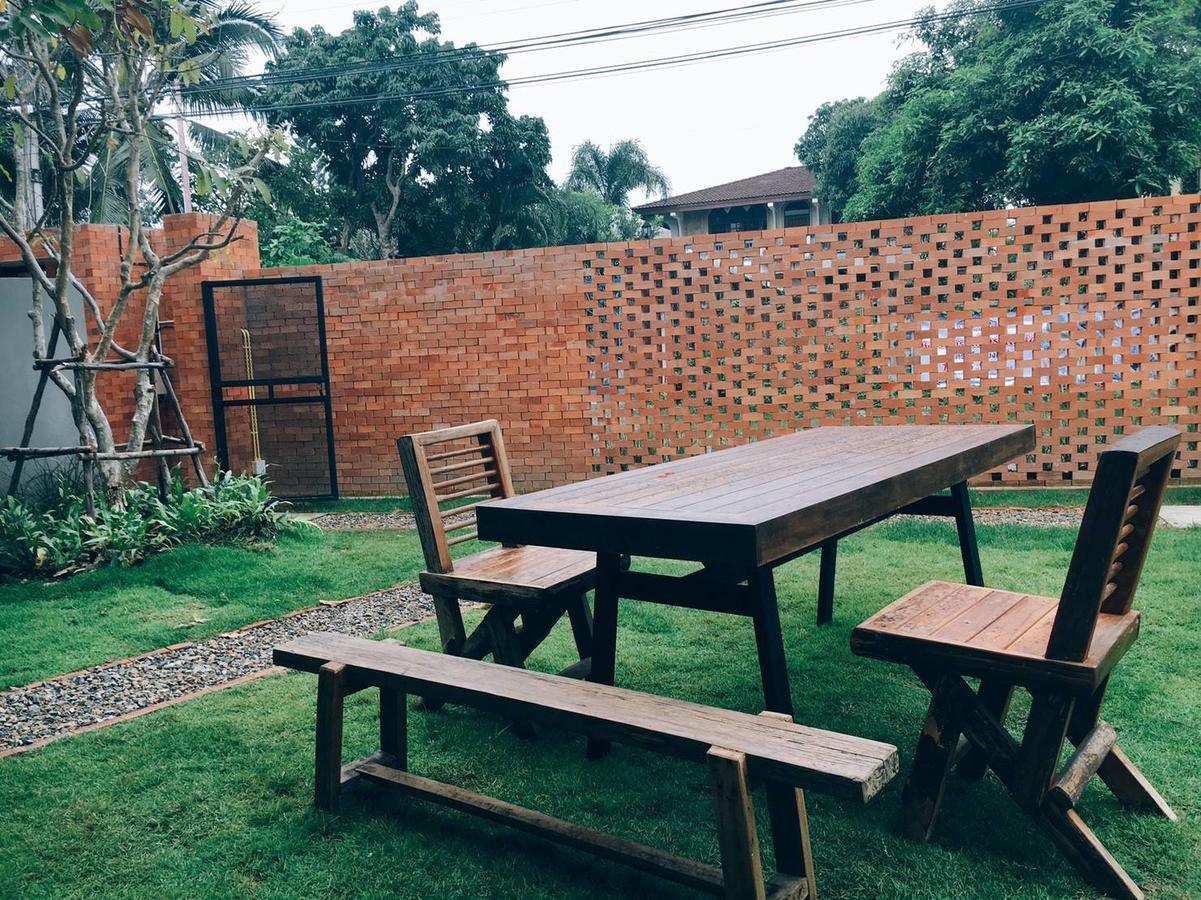 The Hommtel Hostel Chiang Mai Exterior foto