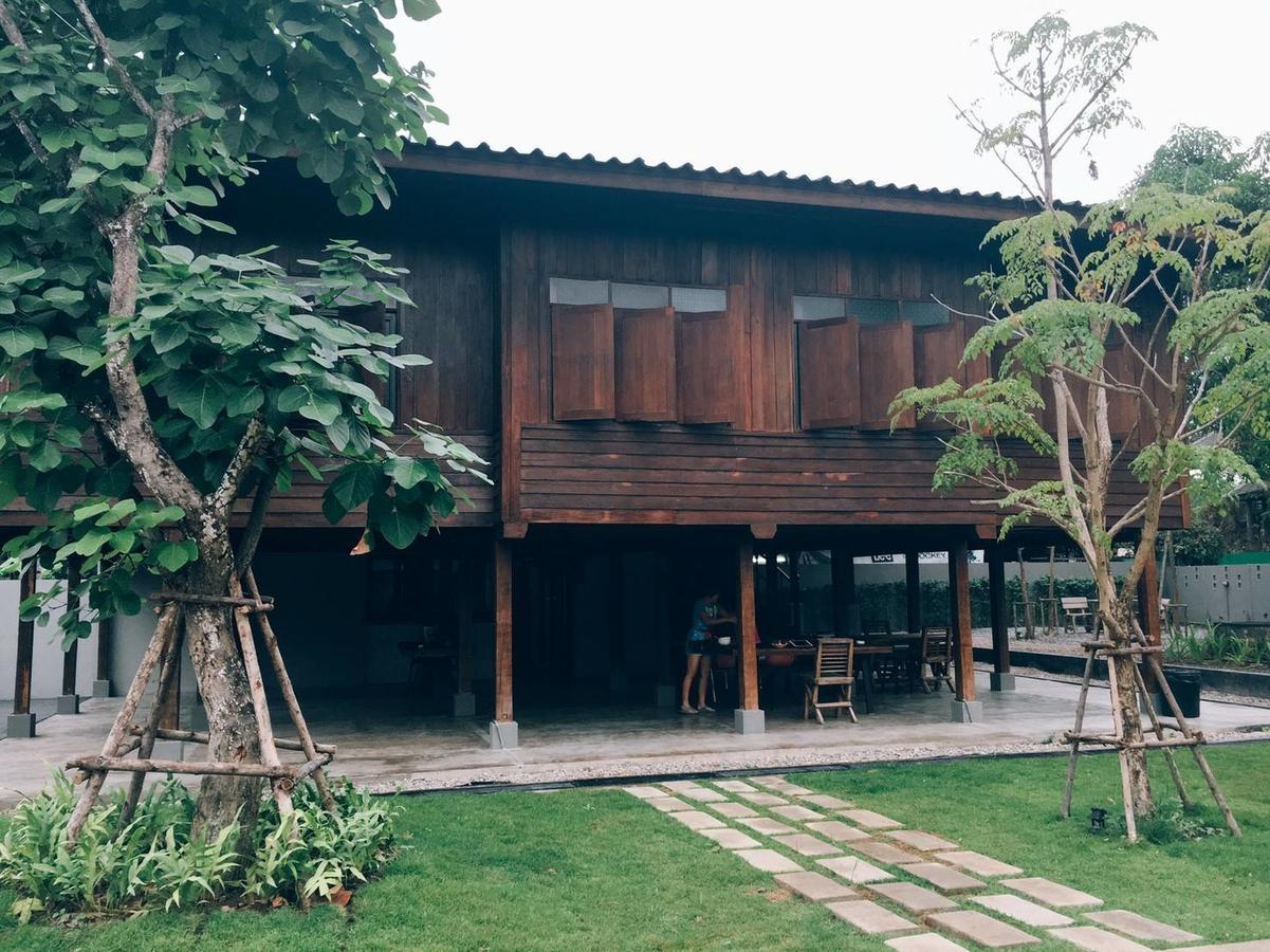 The Hommtel Hostel Chiang Mai Exterior foto