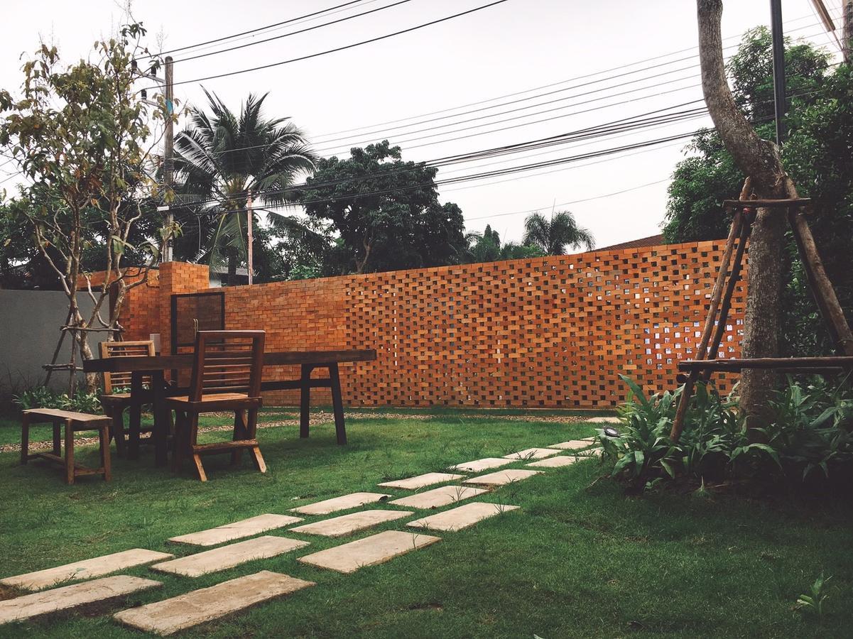 The Hommtel Hostel Chiang Mai Exterior foto