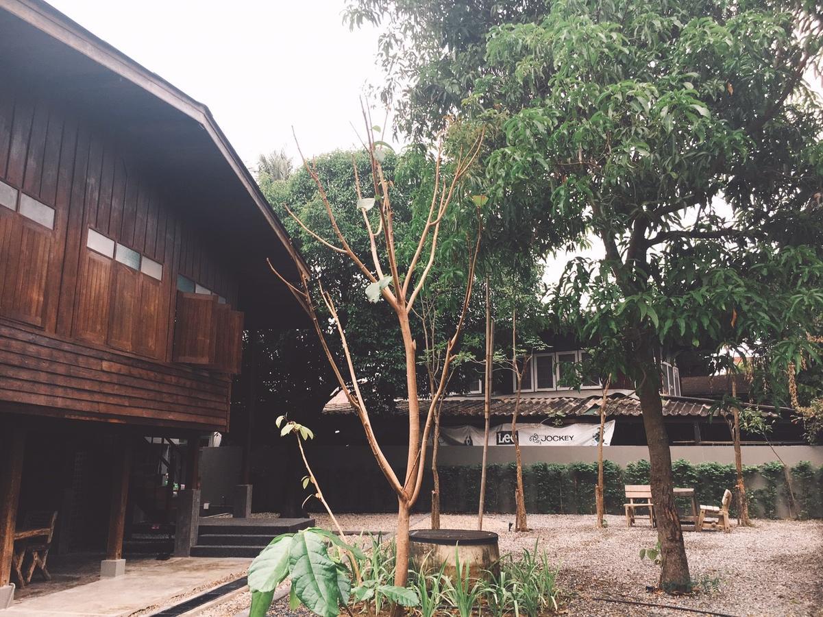 The Hommtel Hostel Chiang Mai Exterior foto